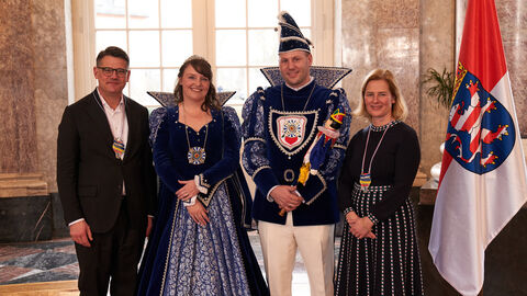 Ministerpräsident Boris Rhein und seine Frau Tanja Raab-Rhein empfangen im Schloss Biebrich in Wiesbaden hessische Fastnachtsvereine