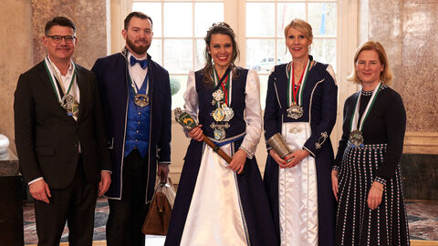 Ministerpräsident Boris Rhein und seine Frau Tanja Raab-Rhein empfangen im Schloss Biebrich in Wiesbaden hessische Fastnachtsvereine