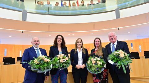 Landtagspräsidentin Astrid Wallmann mit ihren Stellvertreterinnen und Stellvertretern