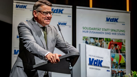 Ministerpräsident Boris Rhein beim Treffen des VdK Ministerpräsident Boris Rhein beim Treffen des VdK