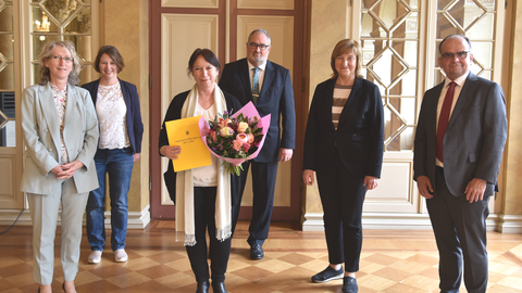 Urkundenübergabe Fr. Kreis