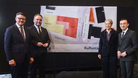 Ministerpräsident Boris Rhein, Wissenschaftsminister Timon Gremmels, Kulturdezernentin Dr. Ina Hartwig und Frankfurts Oberbürgermeister Mike Josef stellen Pläne für neuen Kulturcampus vor. 
